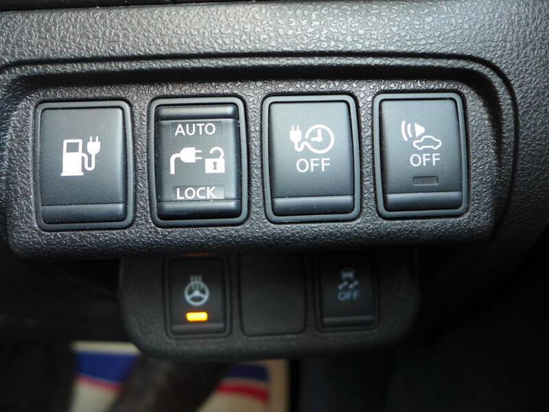 NISSAN LEAF